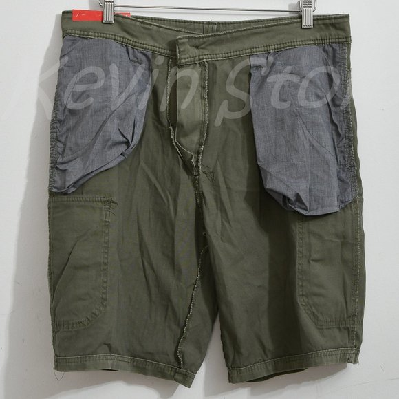 UnionBay Men cargo short in green . - Picture 9 of 10